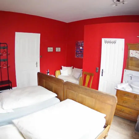 Wohnen Im Burghotel 3*