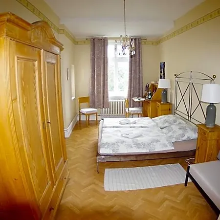 Wohnen Im Burghotel Bed and breakfast Lorch am Rhein