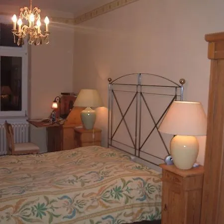 Wohnen Im Burghotel Bed & Breakfast 3*