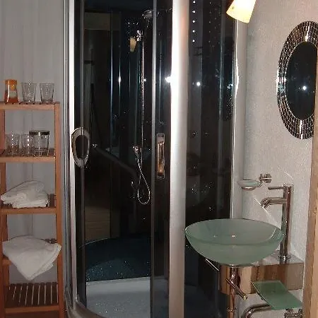 Wohnen Im Burghotel Bed and breakfast Lorch am Rhein