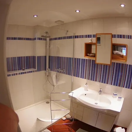 Bed and breakfast Wohnen Im Burghotel 3*