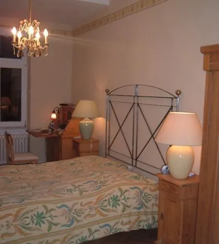 Wohnen Im Burghotel Bed & Breakfast 3*