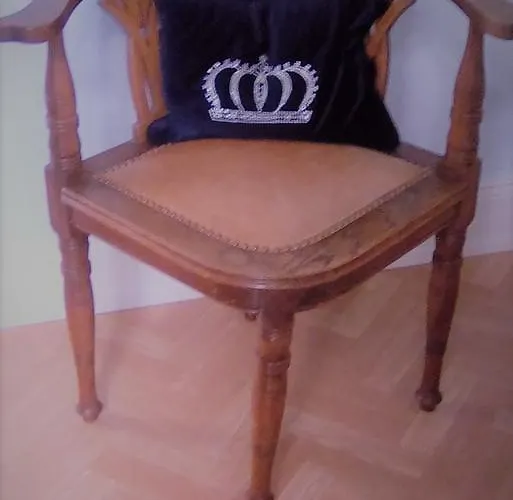 Wohnen Im Burghotel Bed & Breakfast