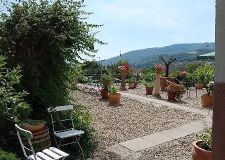 Wohnen Im Burghotel Bed & Breakfast 3*